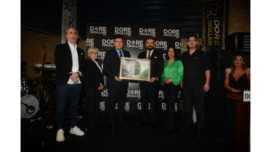 Dore Okulları Tarafından düzenlenen ödül törenine İntisad Başkanı ve yönetim kurulu üyeleri iştirak etti.